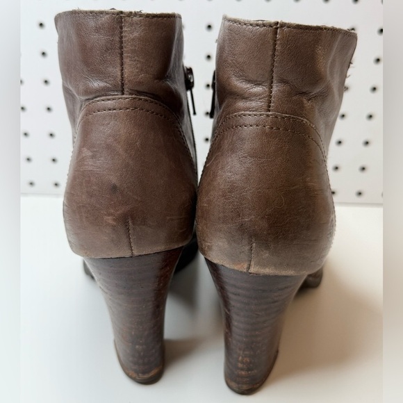 Born Women's Boots 10M Ankle Booties Light Brown Leather Block Heels Zip Up - Picture 5 of 16